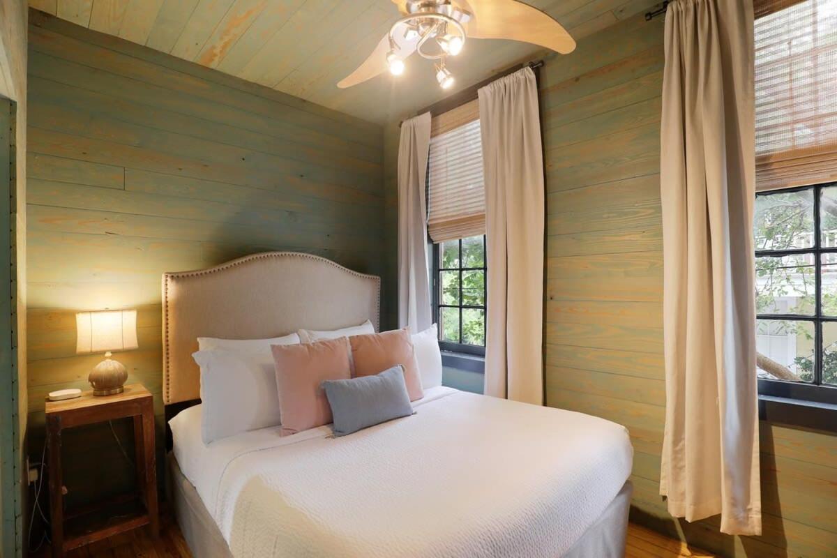 Revitalized Historical Southern Residence チャールストン エクステリア 写真